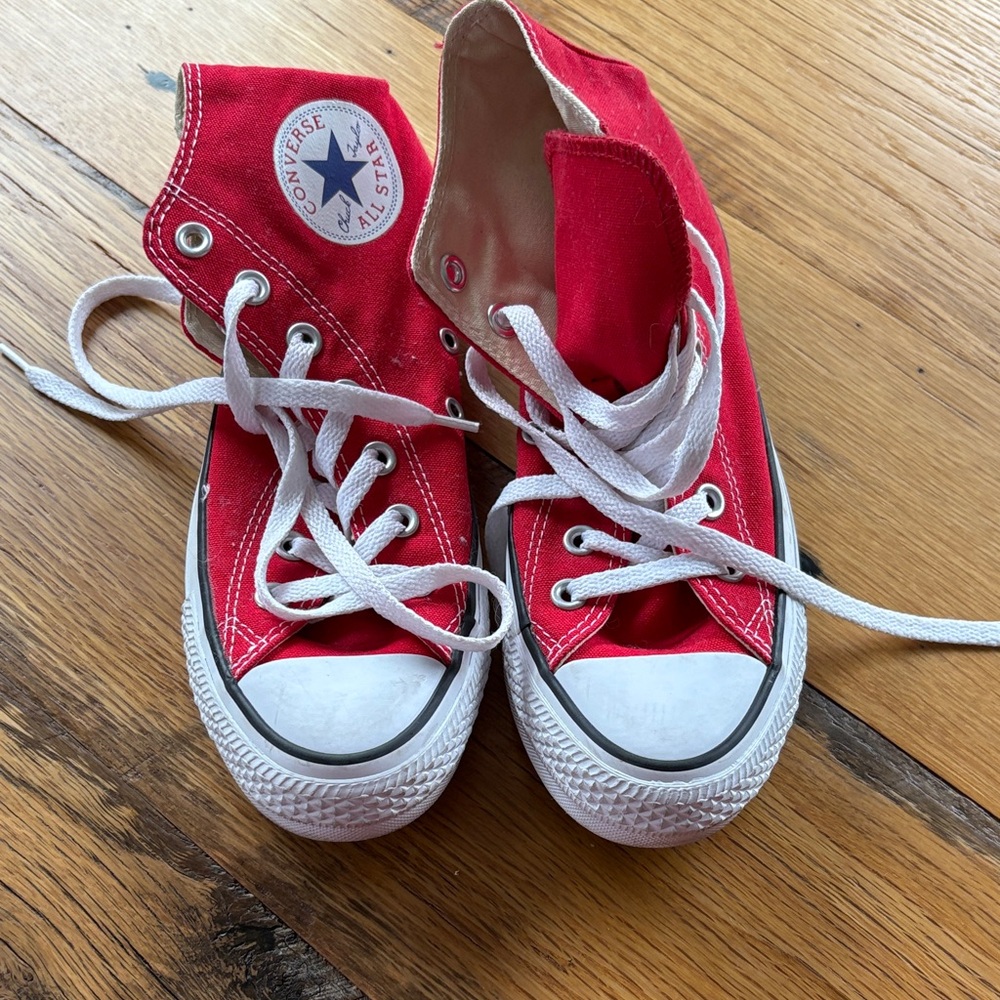 Converse Chuck Taylor All-Star Red Canvas High-Tops - Womens size 6-1/2